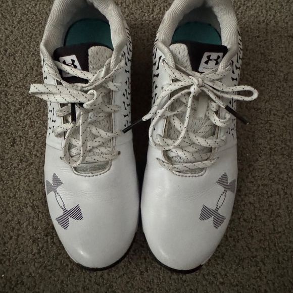 Under Armor Turf Shoes Woman’s size 7 - Picture 3 of 3